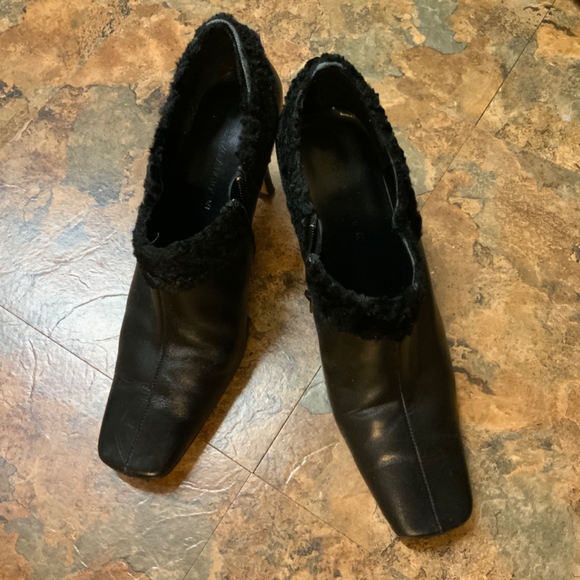 ENZO ANGIOLINI FUR TRIM ANKLE BLACK LEATHER BOOTS - Picture 2 of 7